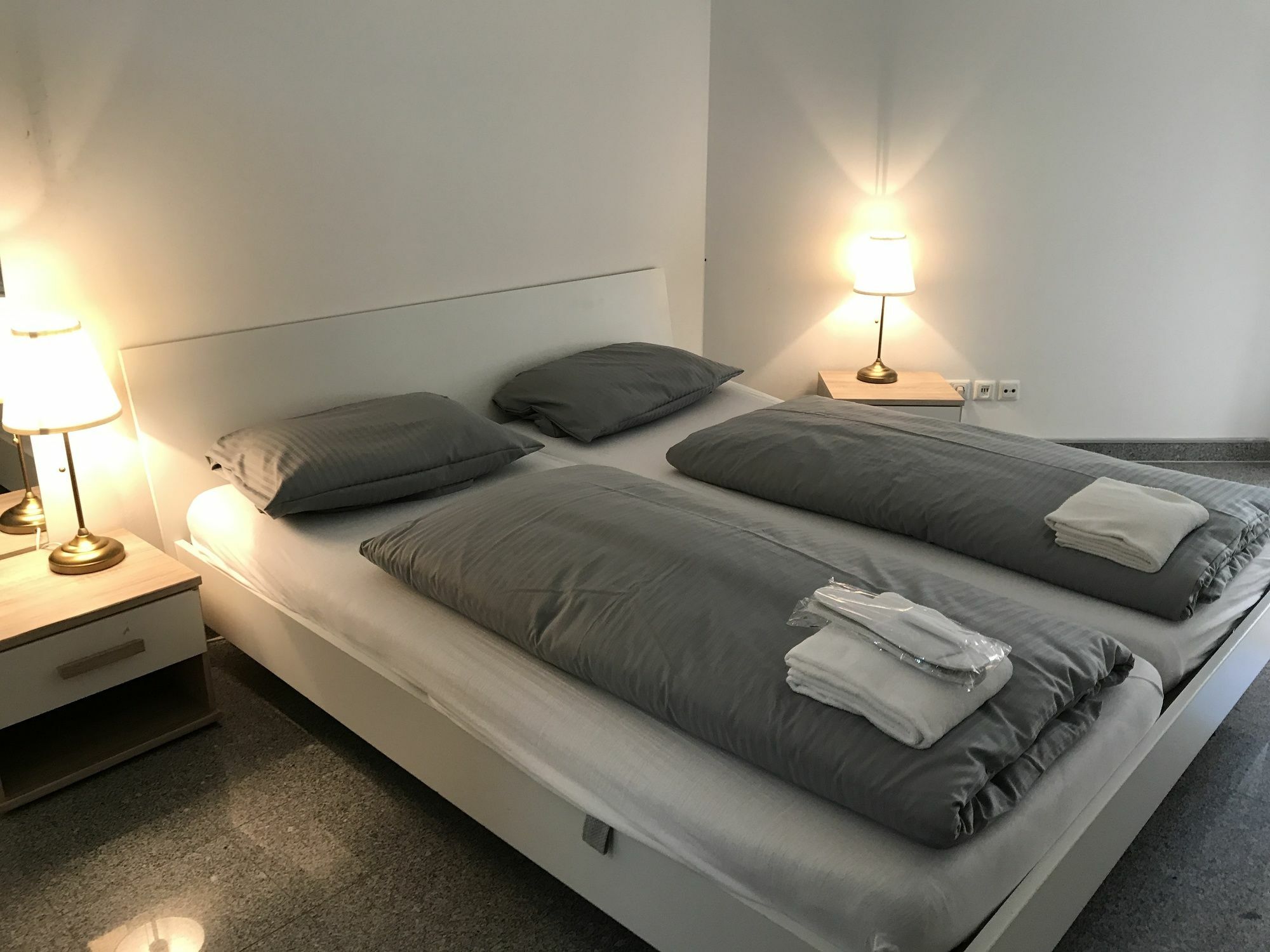 Apartmán Kn Kahtan Boarding House Mnichov Exteriér fotografie